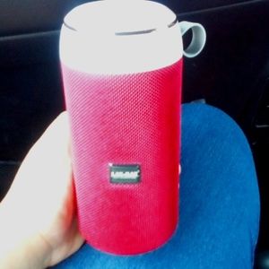 Bluetooth speaker/ radio